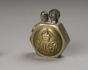 lighter_pres A 'lucifer' - cigarette lighter customised with a Machine Gunner's tunic button